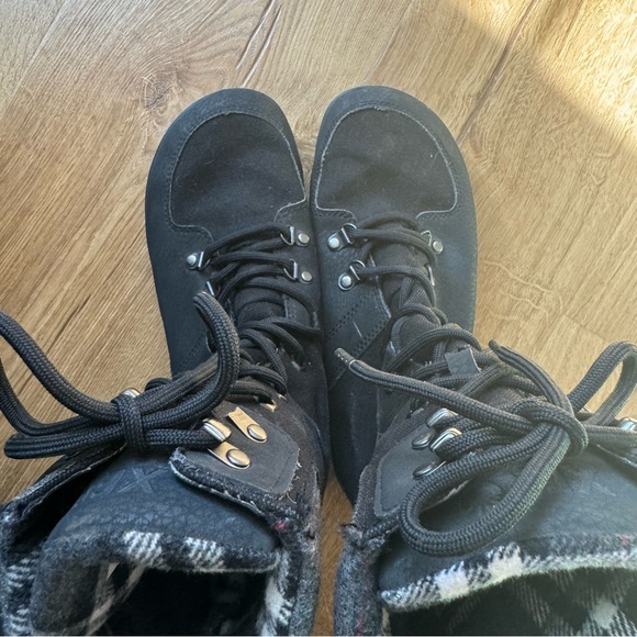 Xero Mika Barefoot Boot - Picture 9 of 9